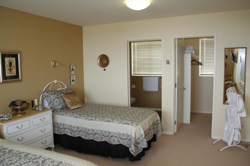 Hokitika Heritage Lodge Room photo