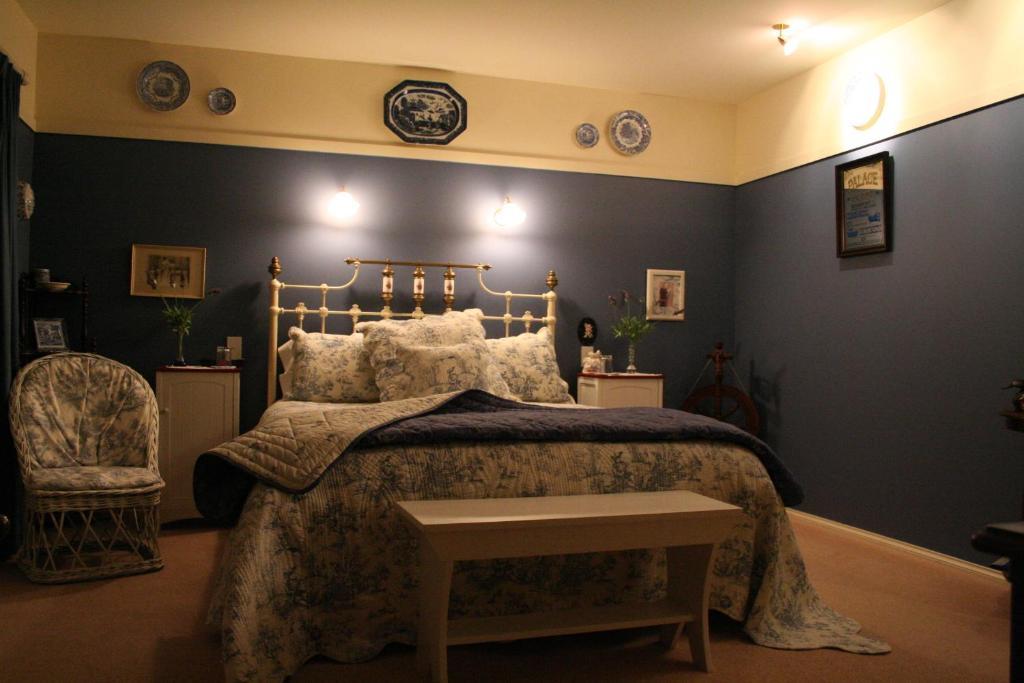 Hokitika Heritage Lodge Room photo